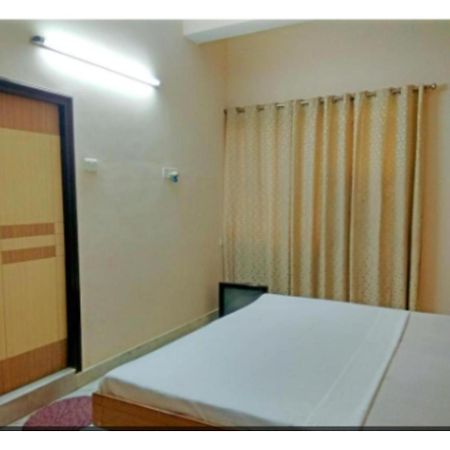 Hotel Basera Guest House, Saharanpur Buitenkant foto