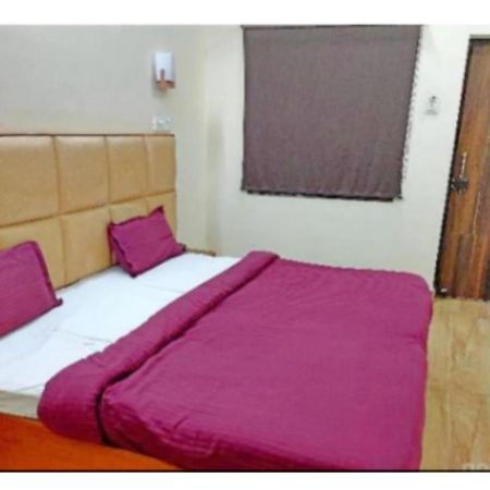 Hotel Basera Guest House, Saharanpur Buitenkant foto