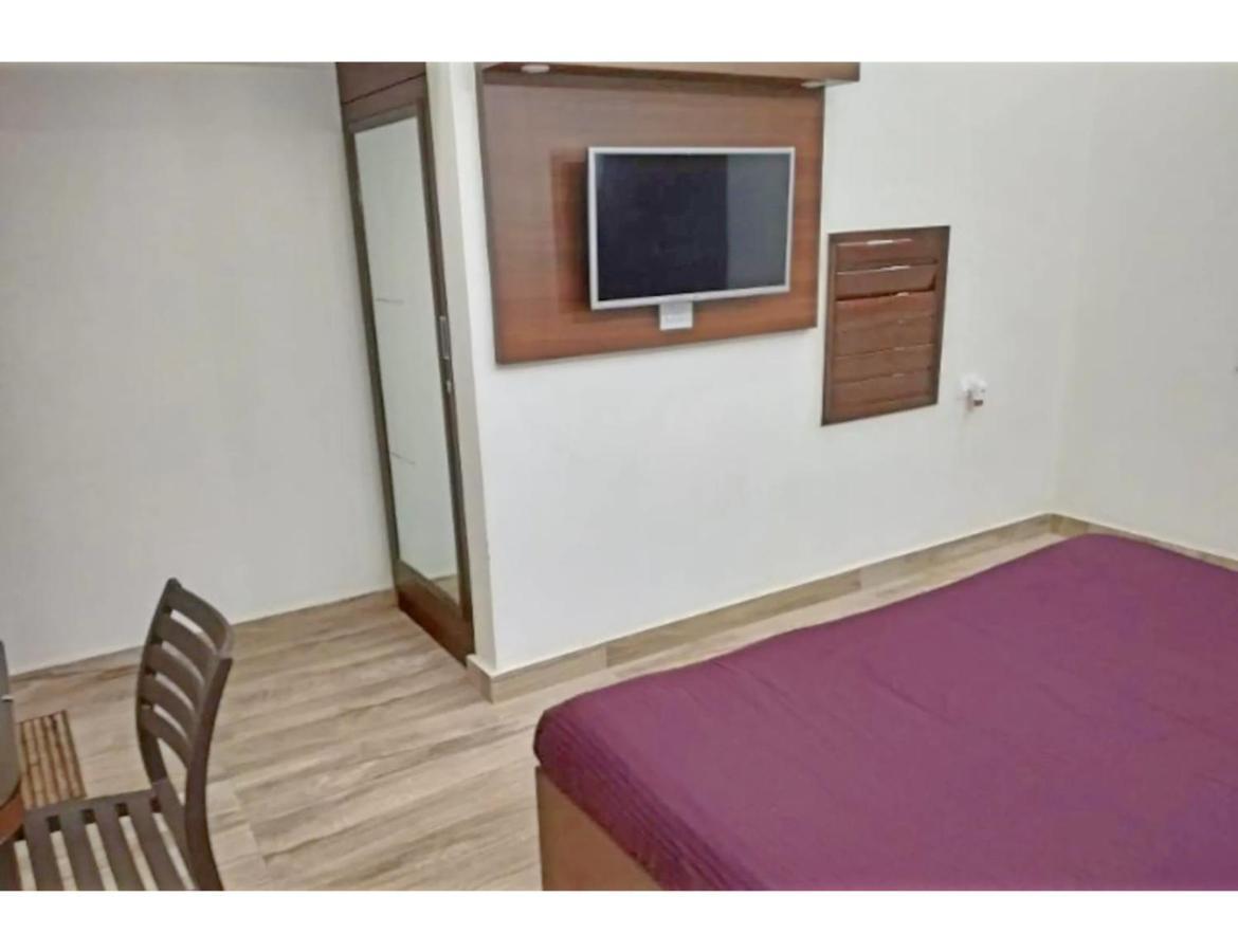 Hotel Basera Guest House, Saharanpur Buitenkant foto