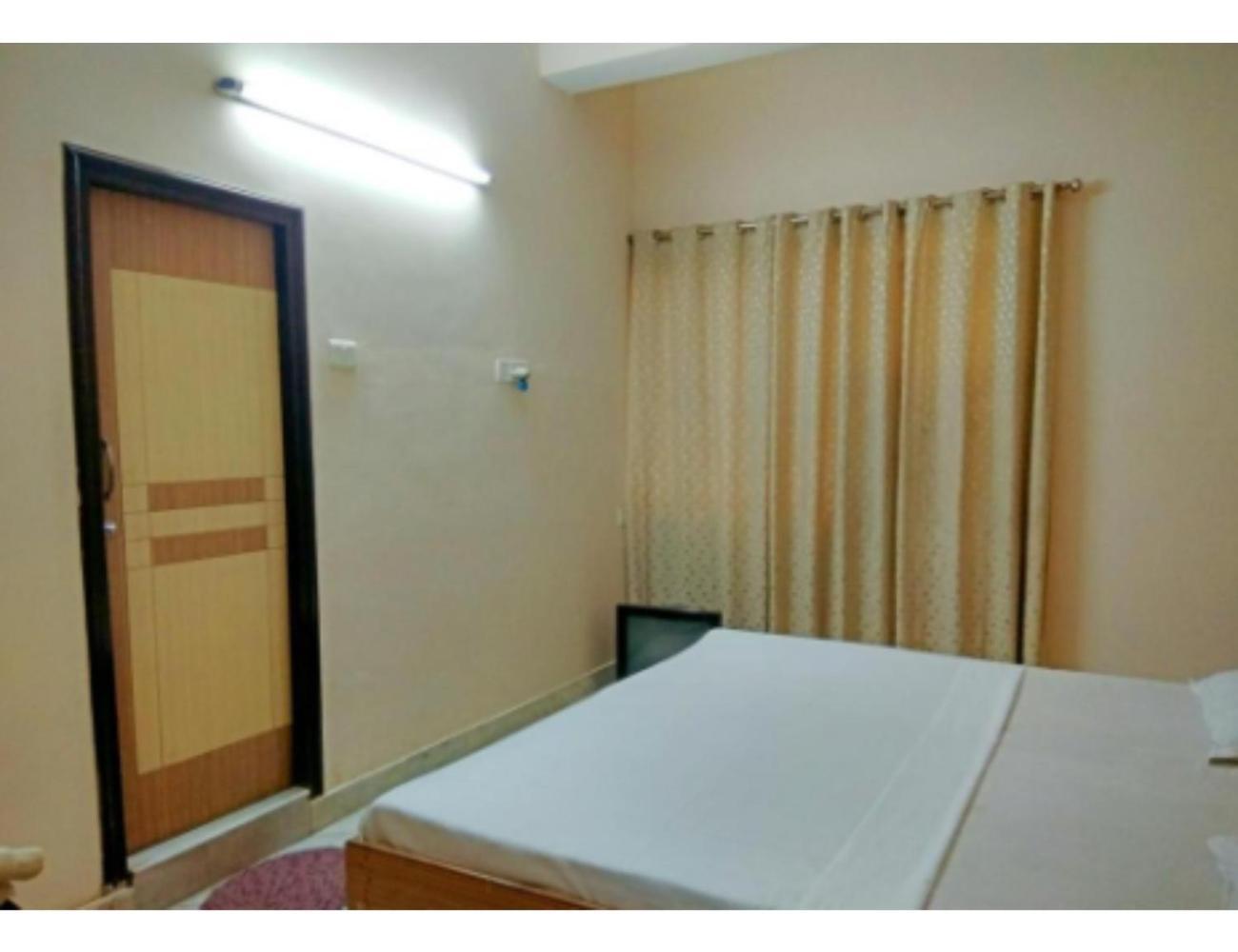Hotel Basera Guest House, Saharanpur Buitenkant foto