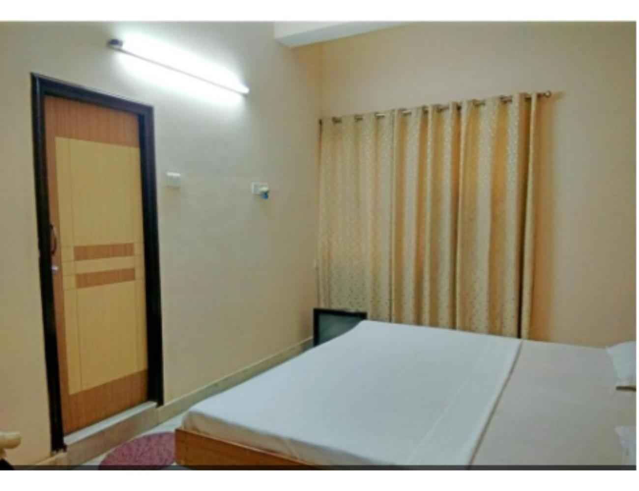 Hotel Basera Guest House, Saharanpur Buitenkant foto