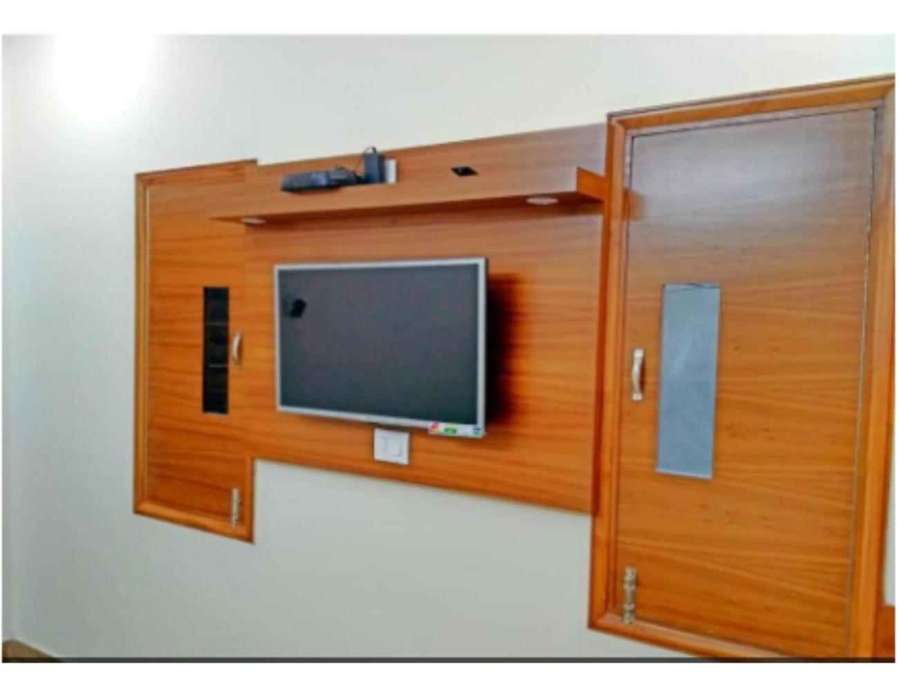 Hotel Basera Guest House, Saharanpur Buitenkant foto