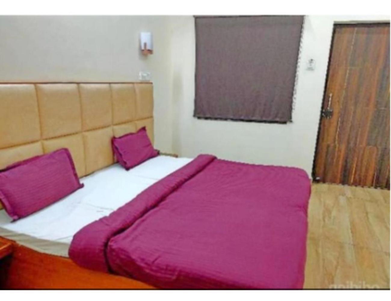 Hotel Basera Guest House, Saharanpur Buitenkant foto