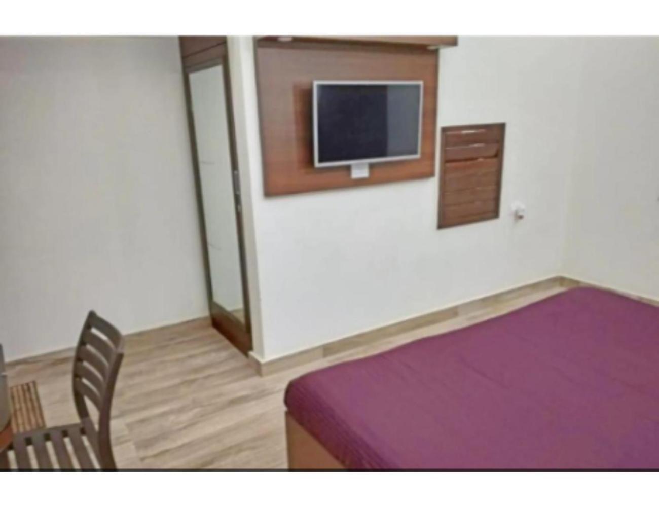 Hotel Basera Guest House, Saharanpur Buitenkant foto